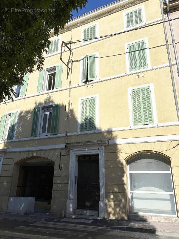 Appartement à ROQUEVAIRE