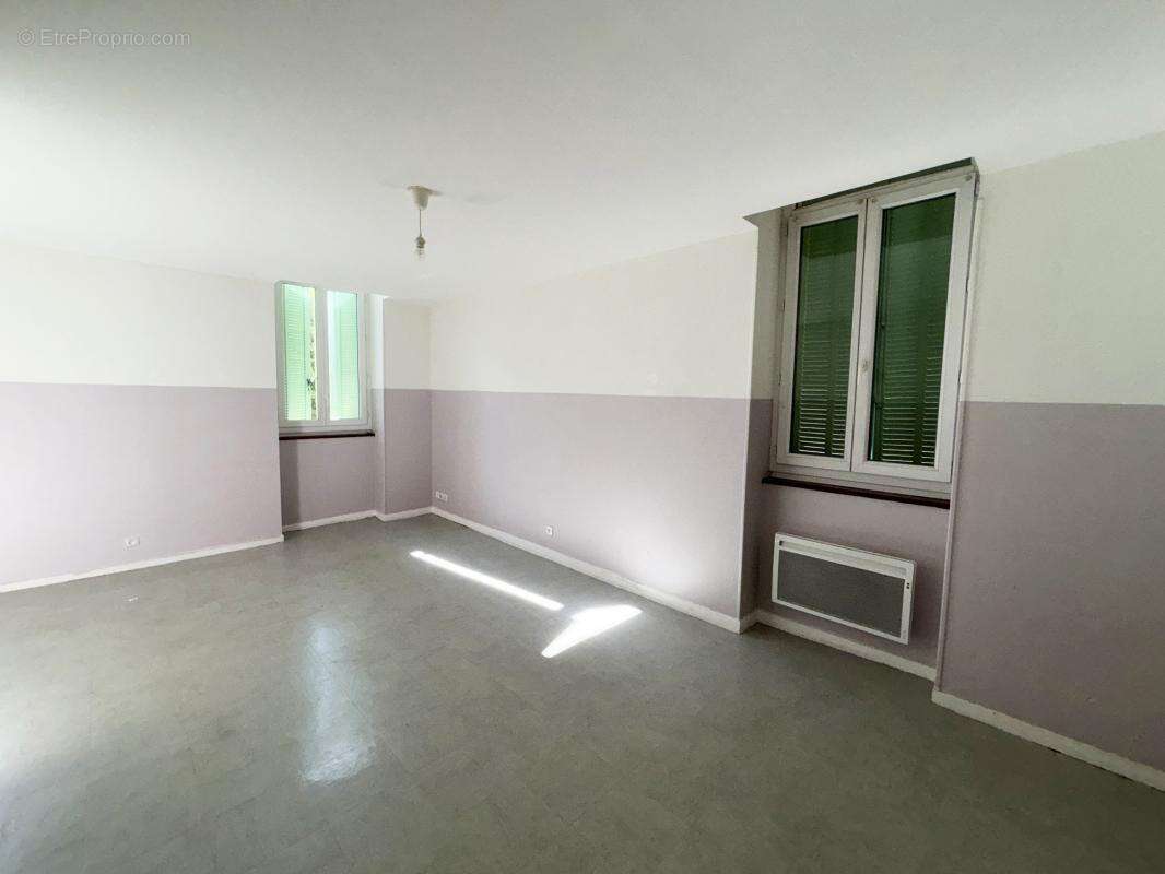 Appartement à ROQUEVAIRE