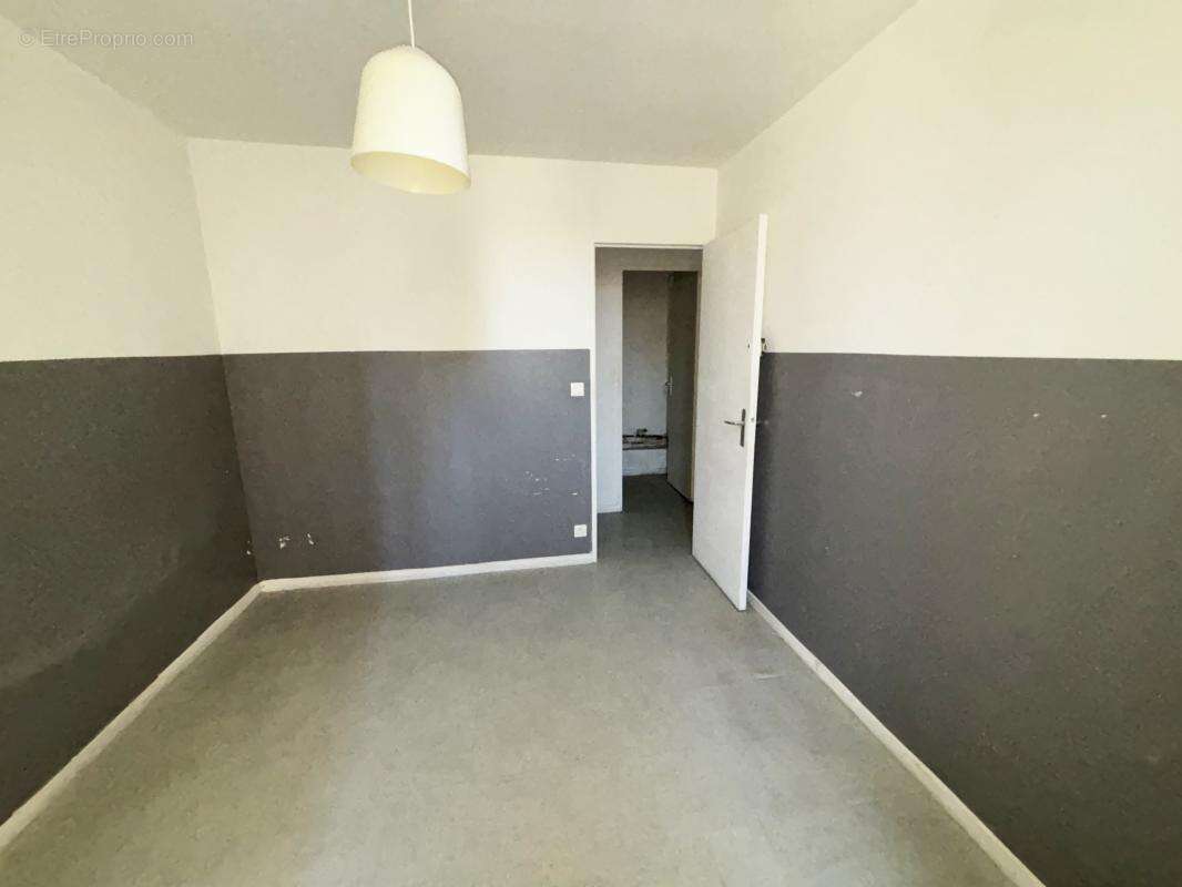 Appartement à ROQUEVAIRE