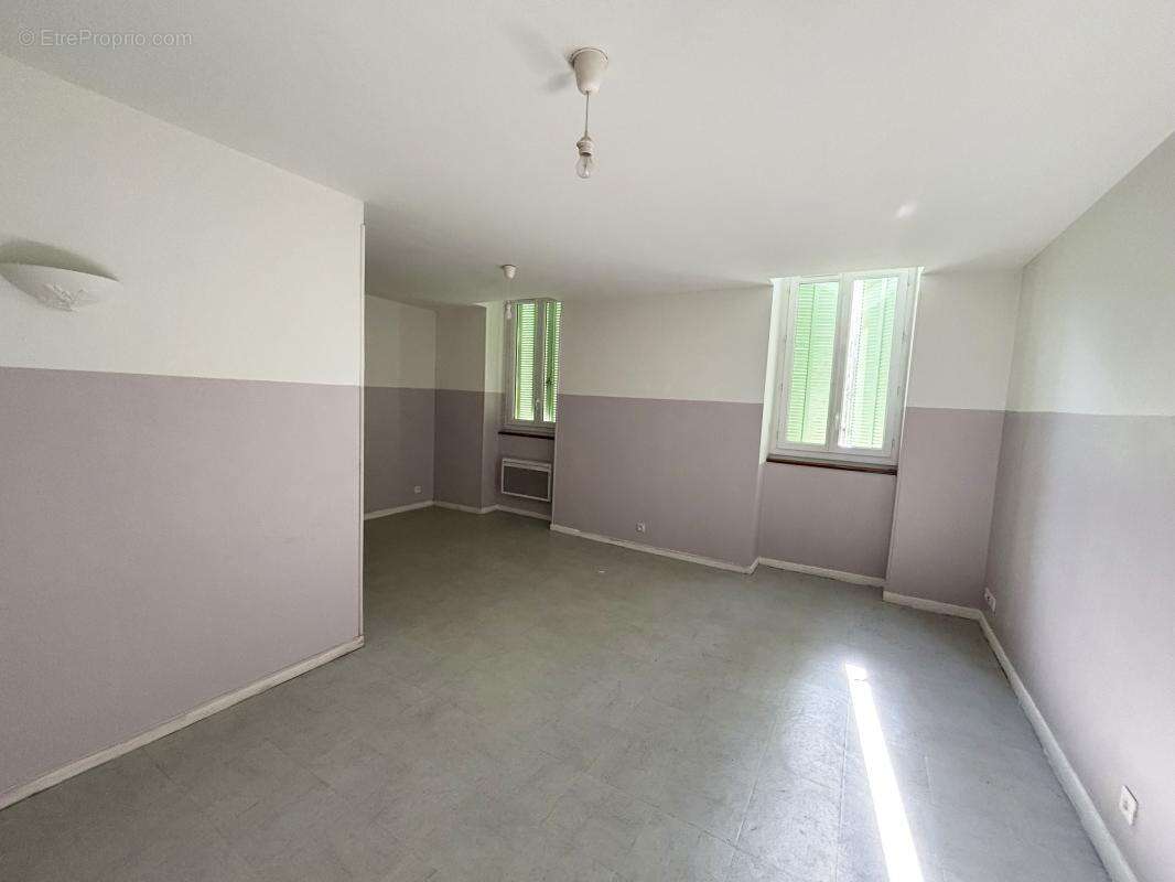 Appartement à ROQUEVAIRE