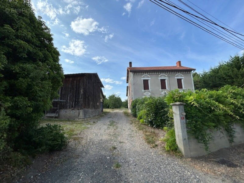 Maison à LUZILLAT