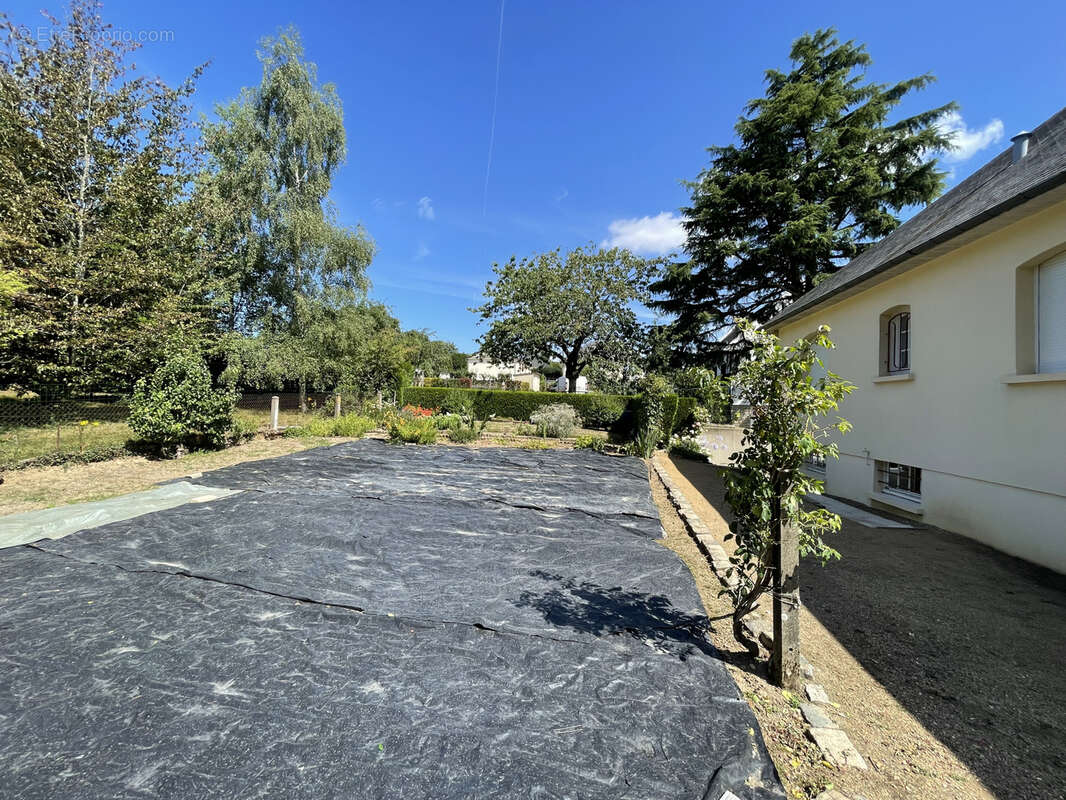 Maison à SAINT-GEORGES-BUTTAVENT