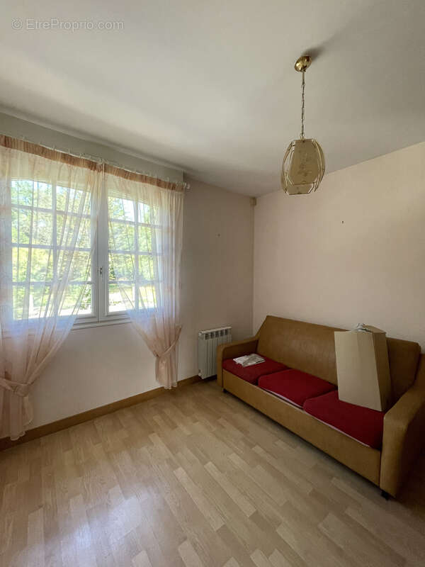 Maison à SAINT-GEORGES-BUTTAVENT