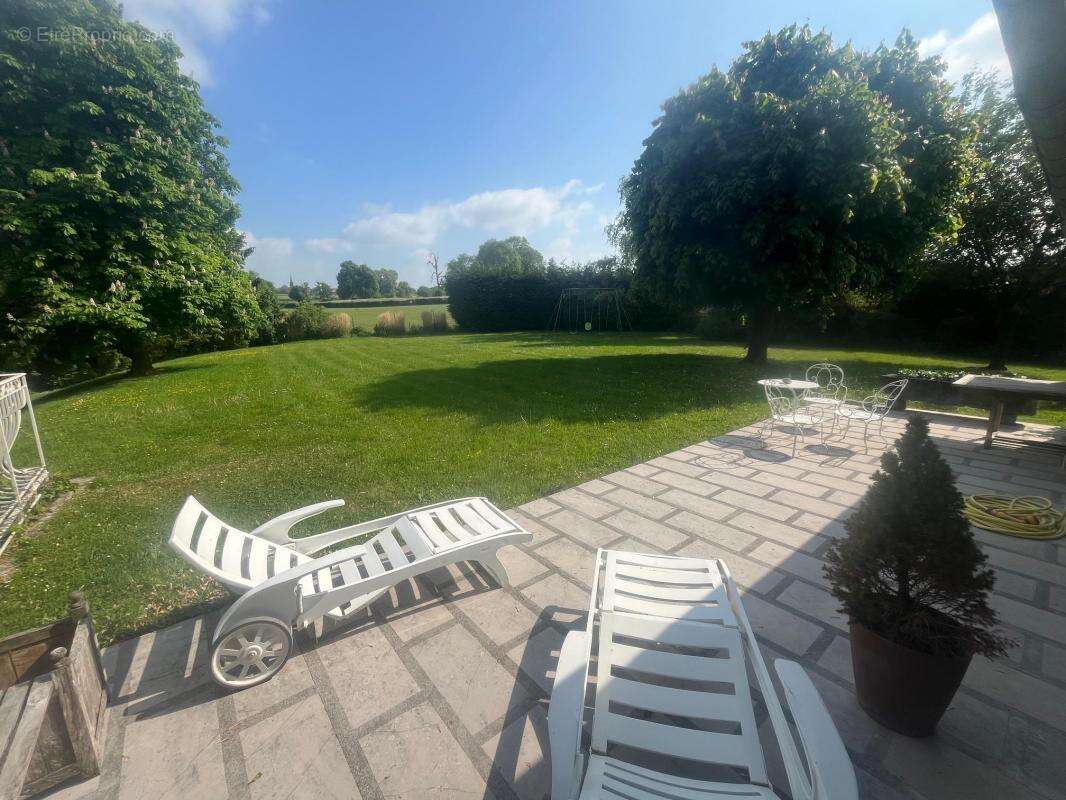 Maison à AVESNES-SUR-HELPE