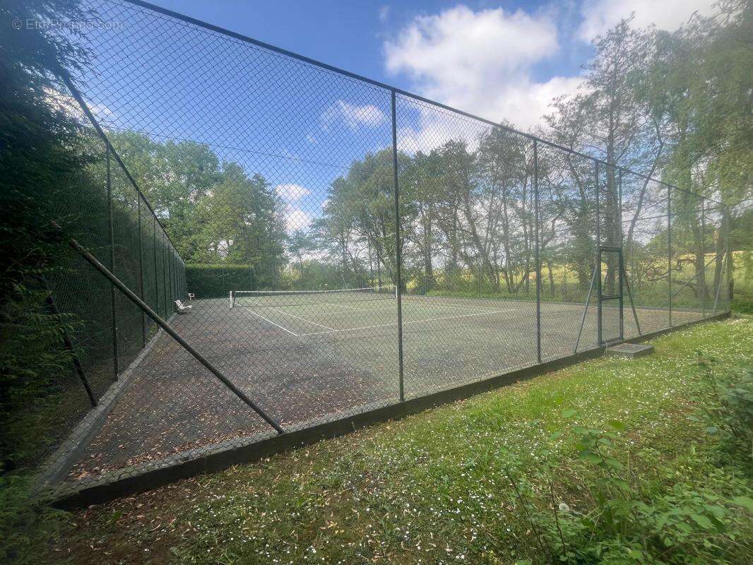 Maison à AVESNES-SUR-HELPE