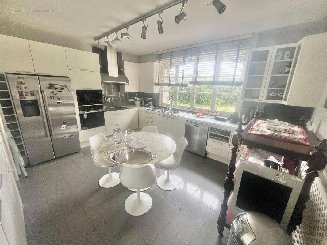 Maison à AVESNES-SUR-HELPE