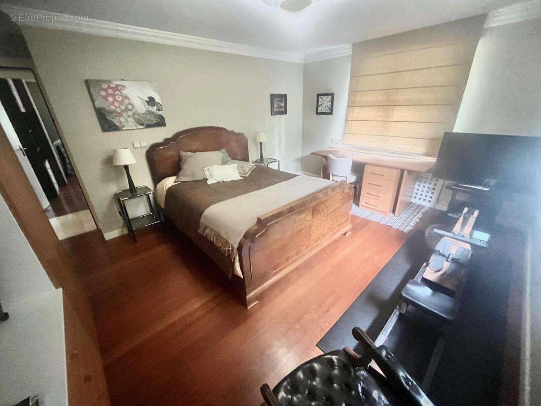 Maison à AVESNES-SUR-HELPE