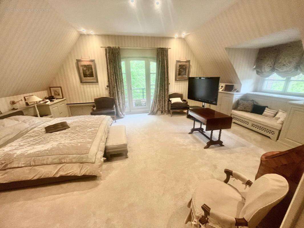 Maison à AVESNES-SUR-HELPE