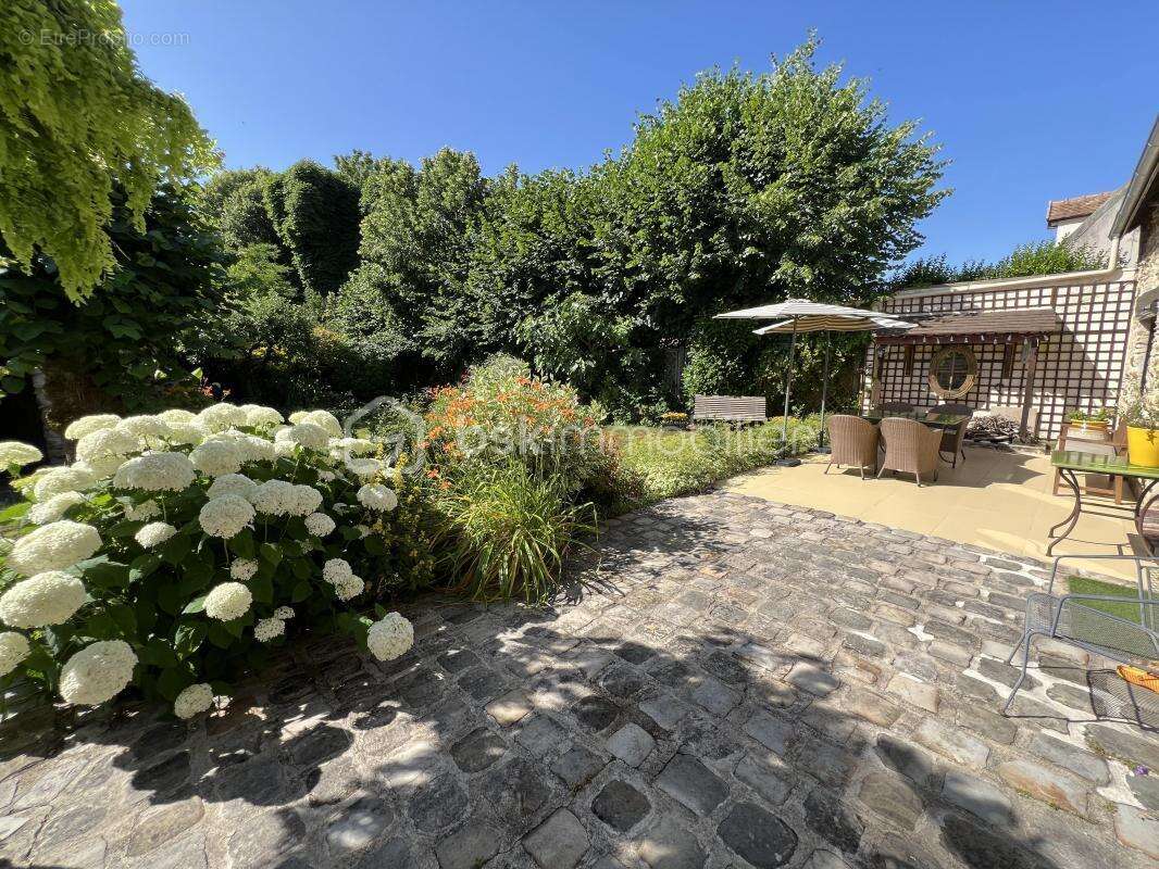 Maison à SAINT-FARGEAU-PONTHIERRY