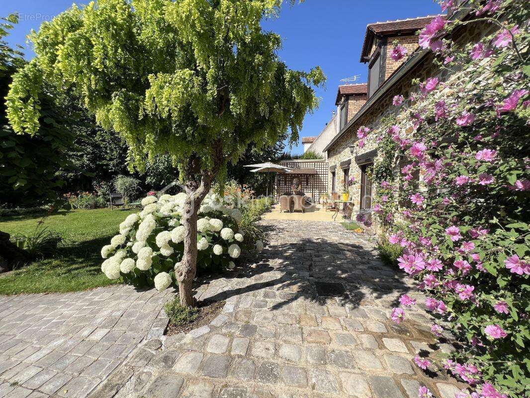 Maison à SAINT-FARGEAU-PONTHIERRY