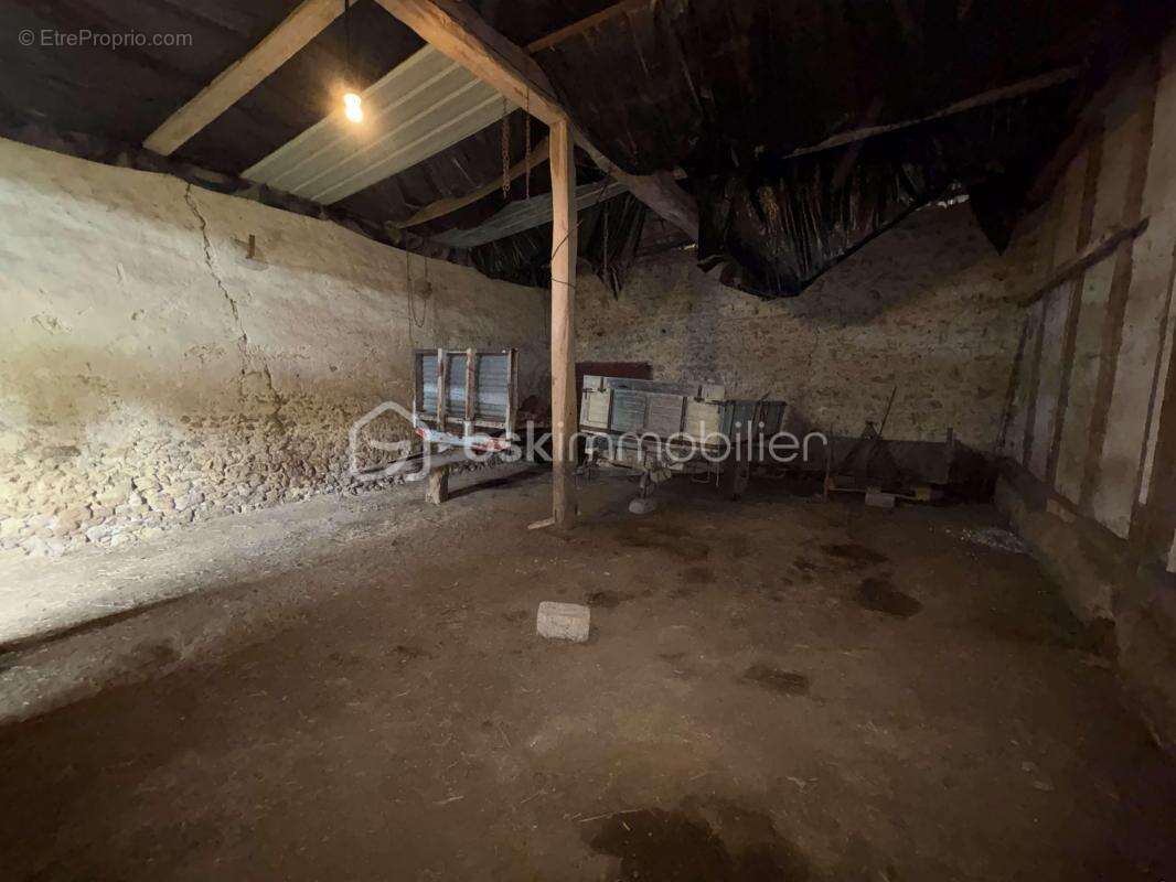 Maison à FREVILLE-DU-GATINAIS