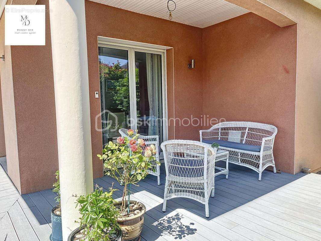 Maison à ARC-LES-GRAY