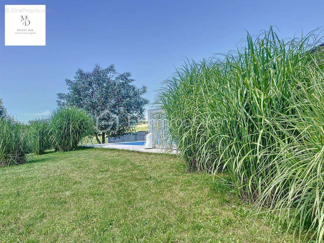 Maison à ARC-LES-GRAY