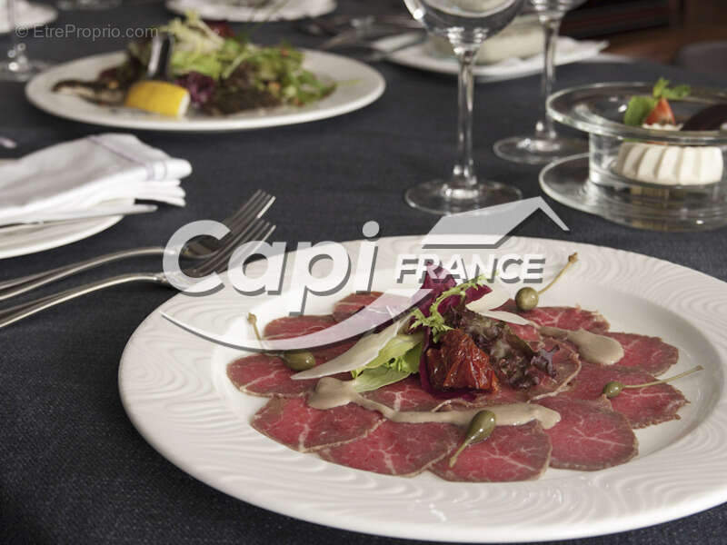 Commerce à SAINT-CYR-L&#039;ECOLE