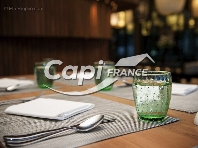 Commerce à SAINT-CYR-L&#039;ECOLE