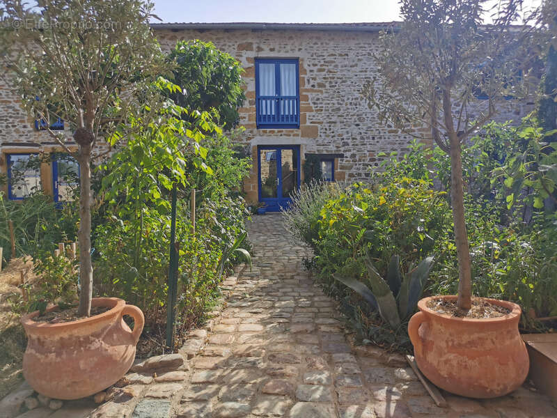 Maison à L&#039;ARBRESLE
