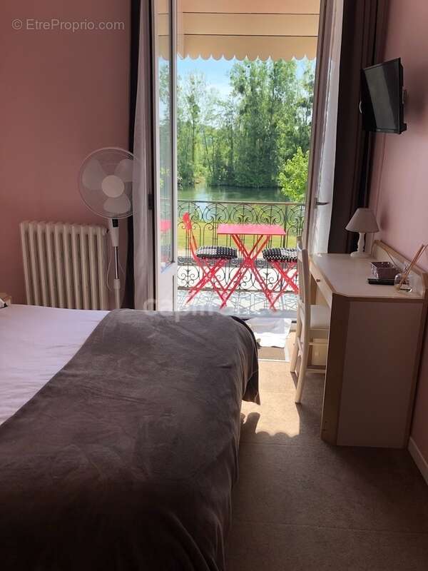 Commerce à CHANTILLY