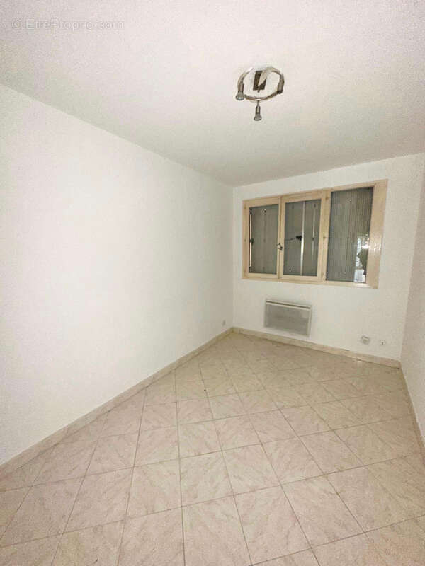 Appartement à MARSEILLE-3E
