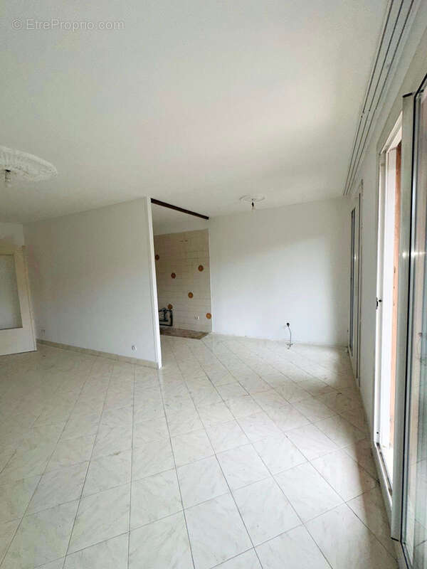 Appartement à MARSEILLE-3E