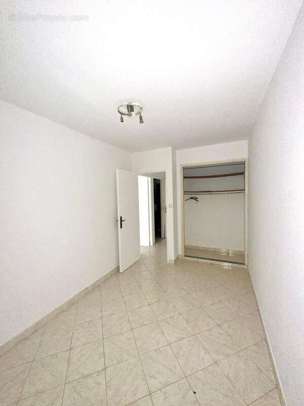 Appartement à MARSEILLE-3E