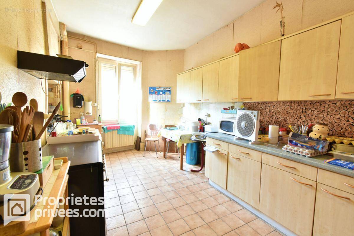 Maison à MEHUN-SUR-YEVRE