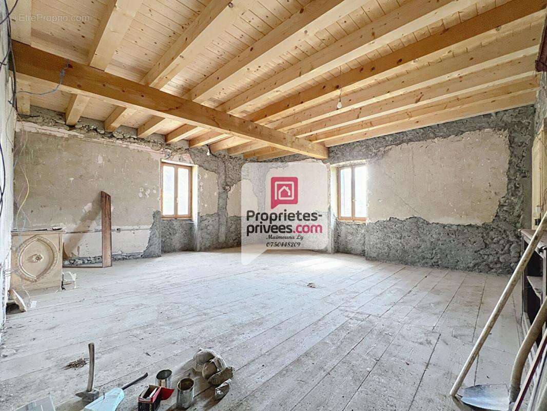 Maison à COISE-SAINT-JEAN-PIED-GAUTHIER