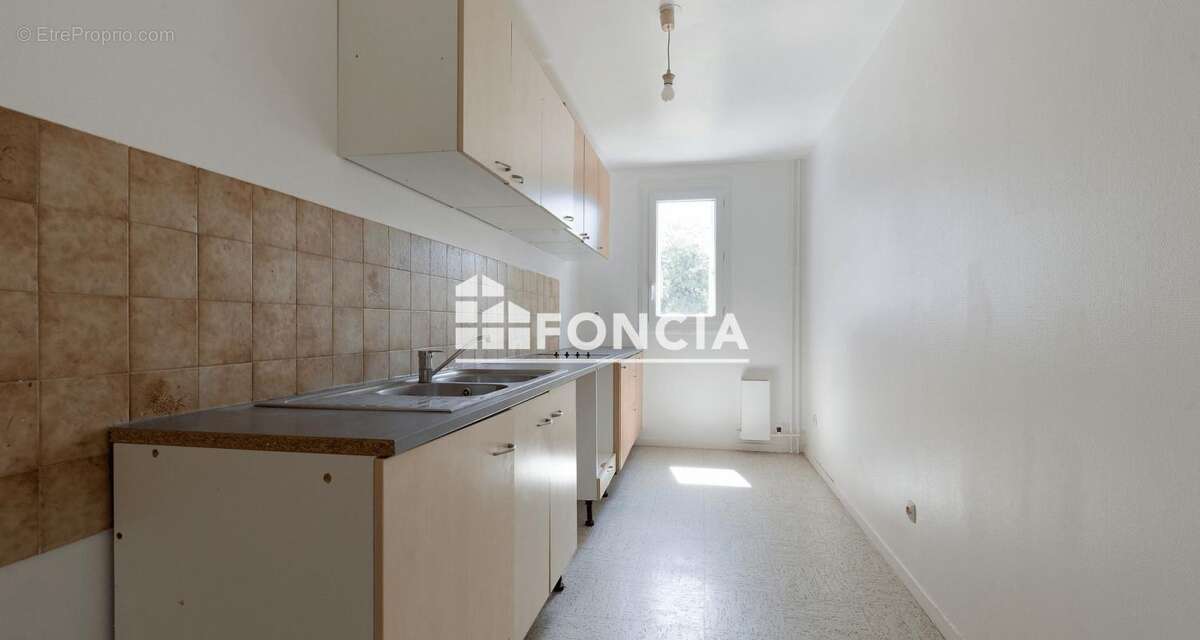 Appartement à SAVIGNY-LE-TEMPLE