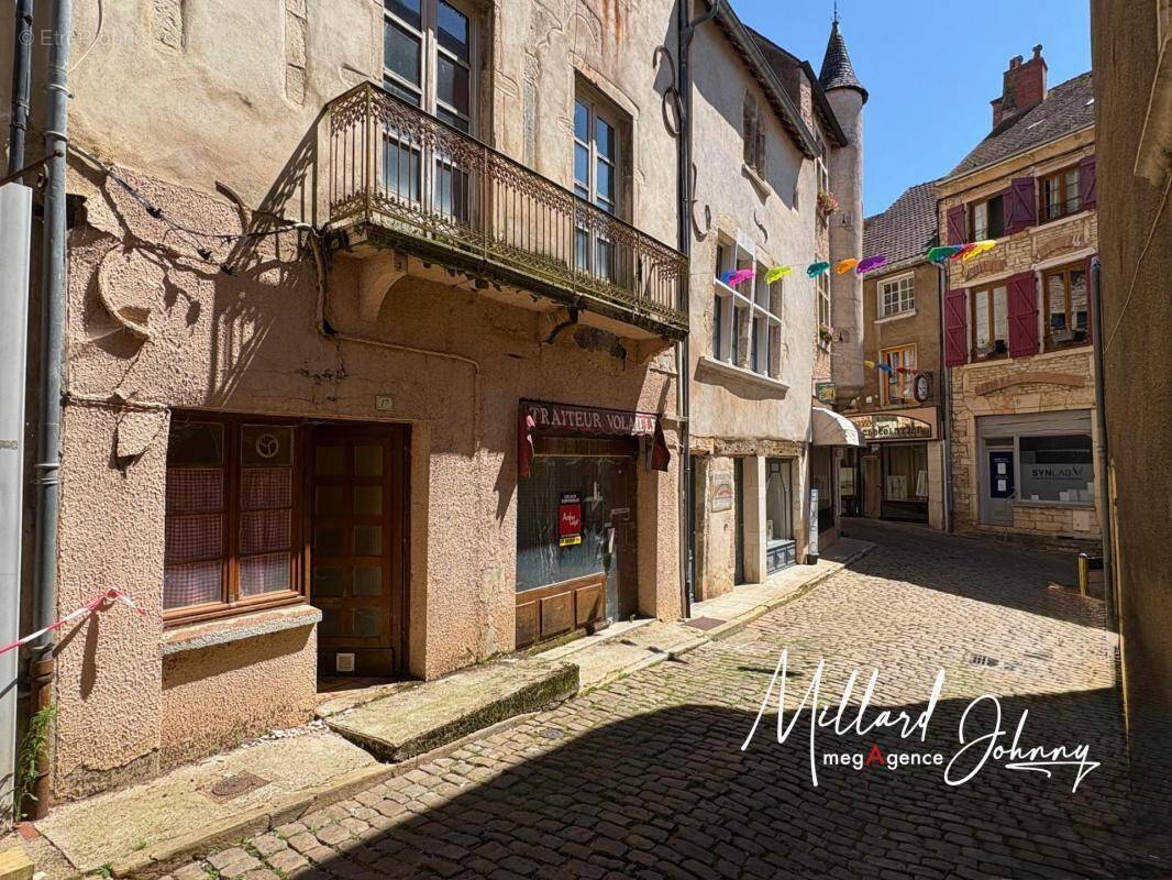 Appartement à SAINT-GENGOUX-LE-NATIONAL