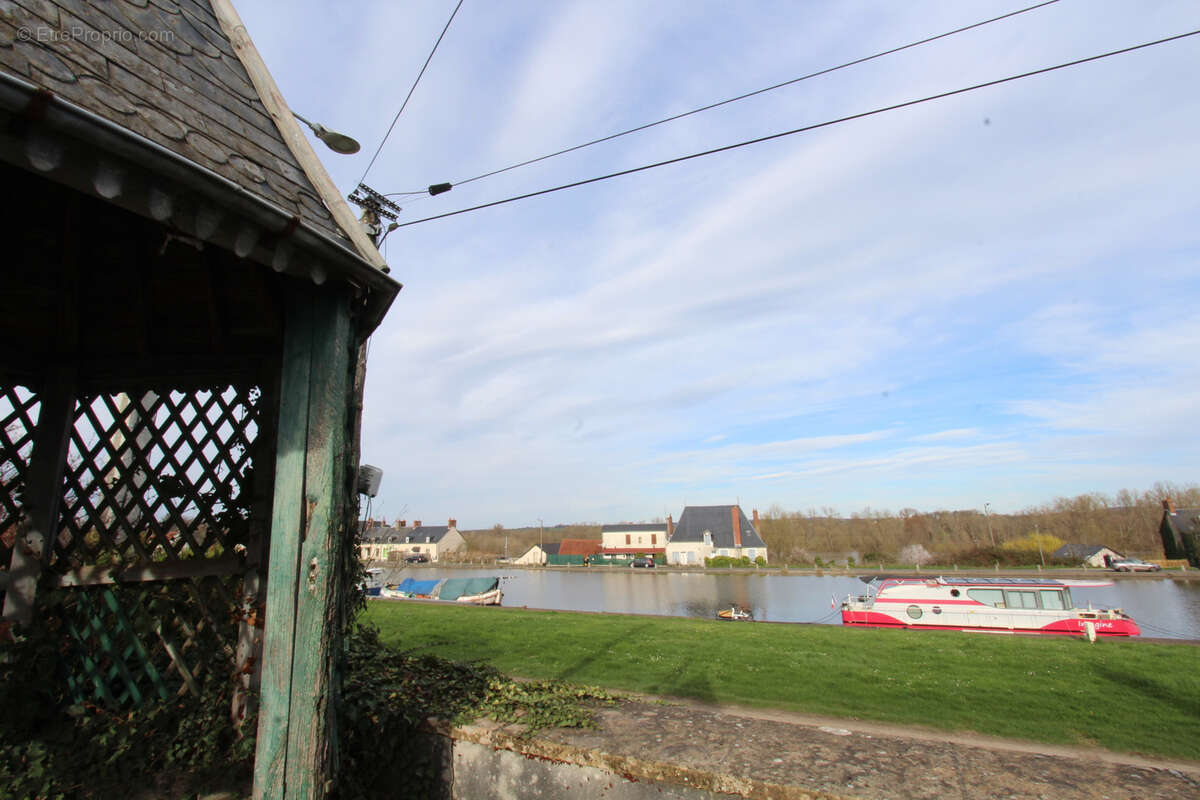 Maison à MARSEILLES-LES-AUBIGNY