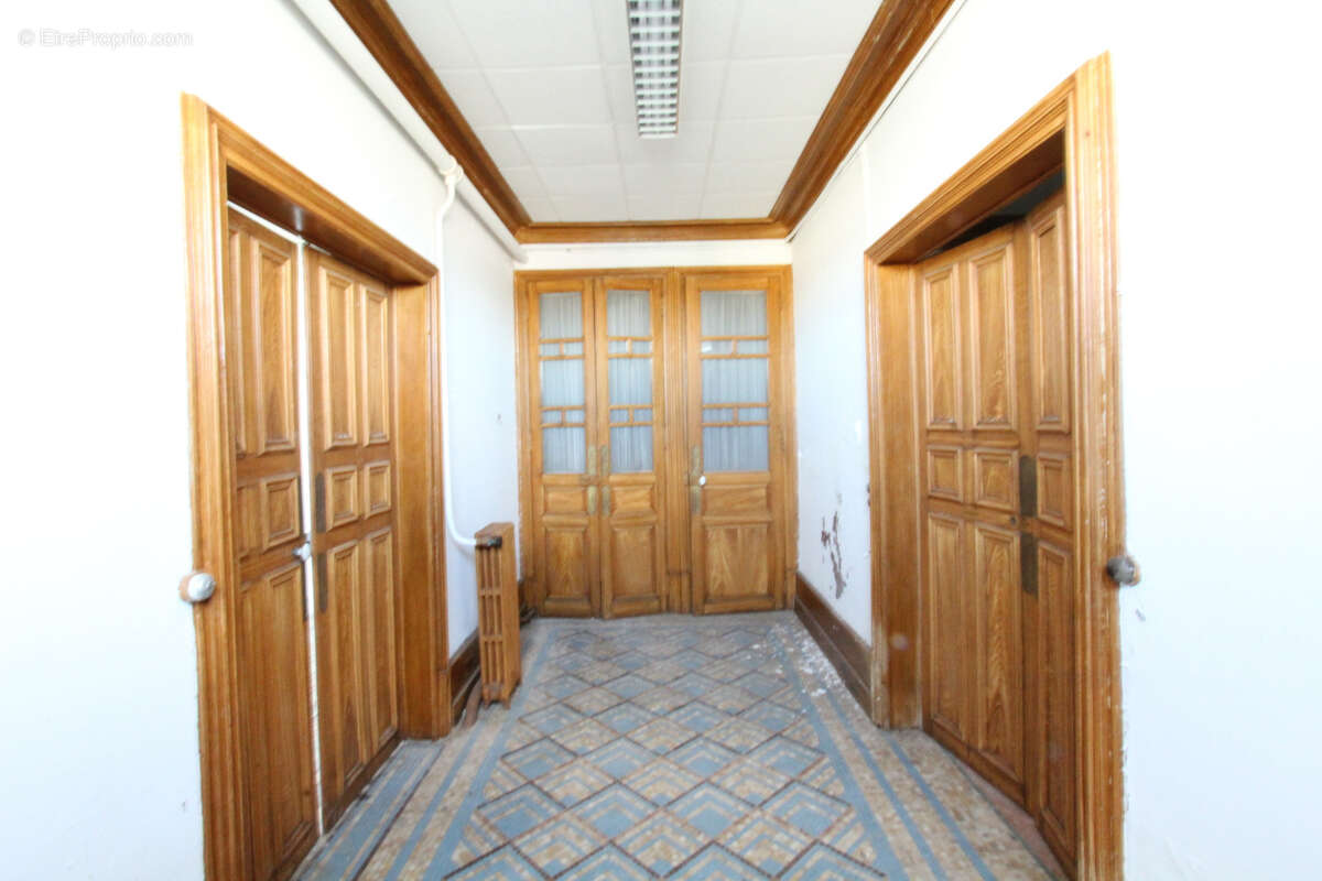 Maison à MARSEILLES-LES-AUBIGNY