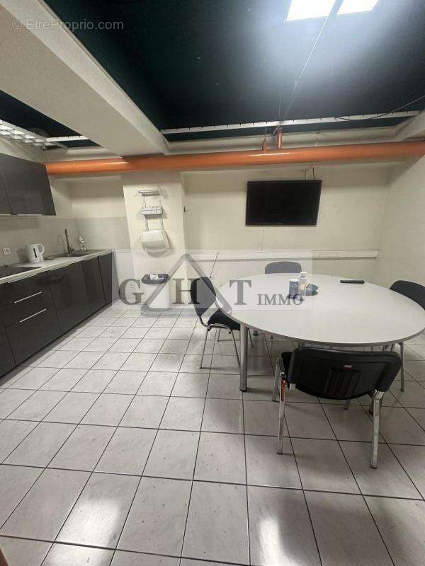 Commerce à MONTREUIL