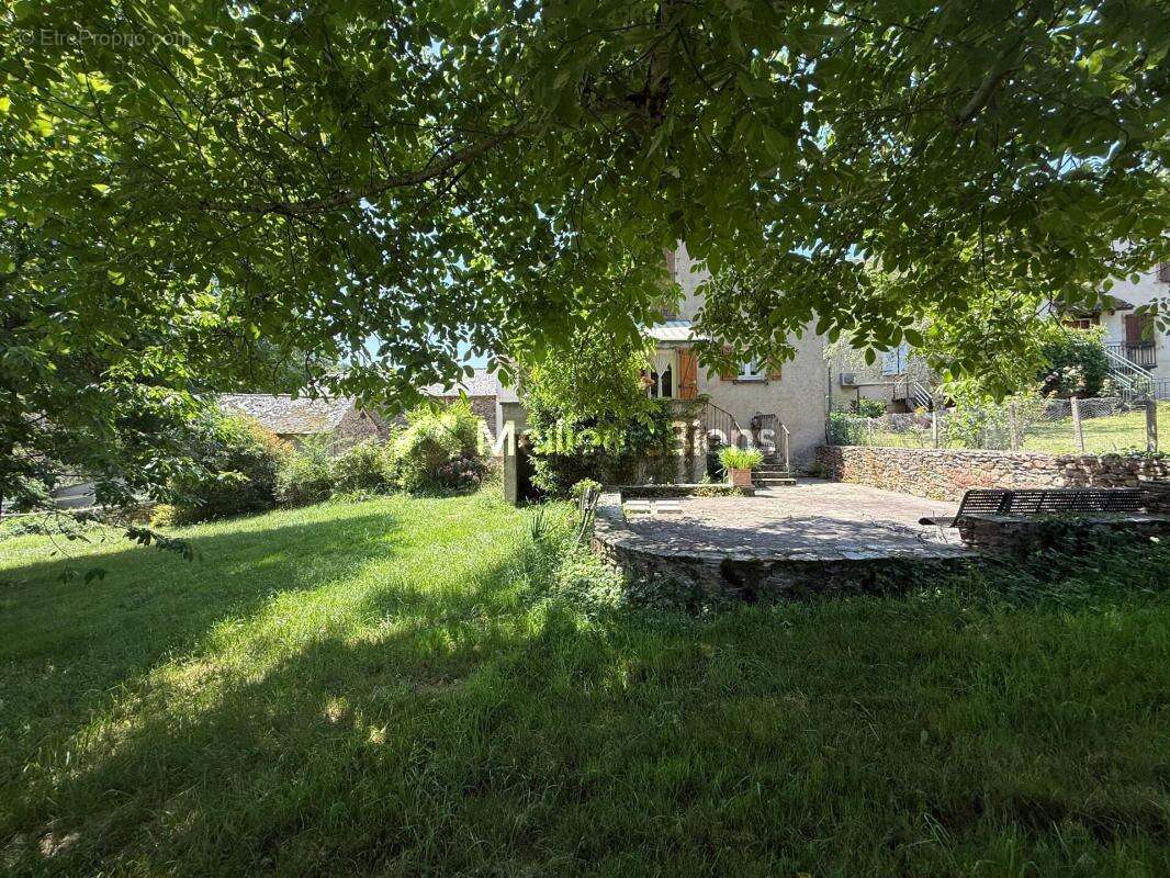 Maison à SAINT-JUST-SUR-VIAUR