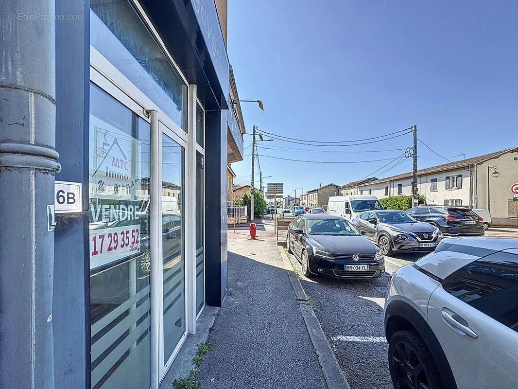 Commerce à SAINT-LAURENT-DE-MURE