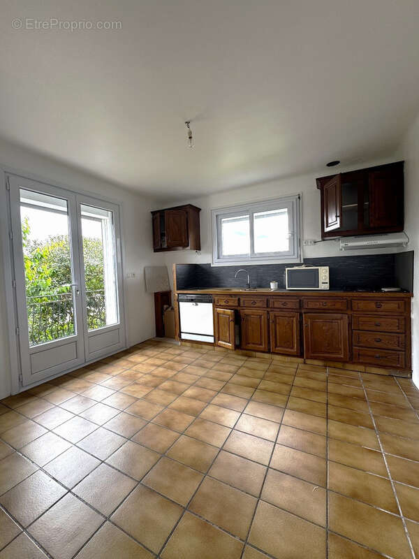 Maison à LUC-LA-PRIMAUBE