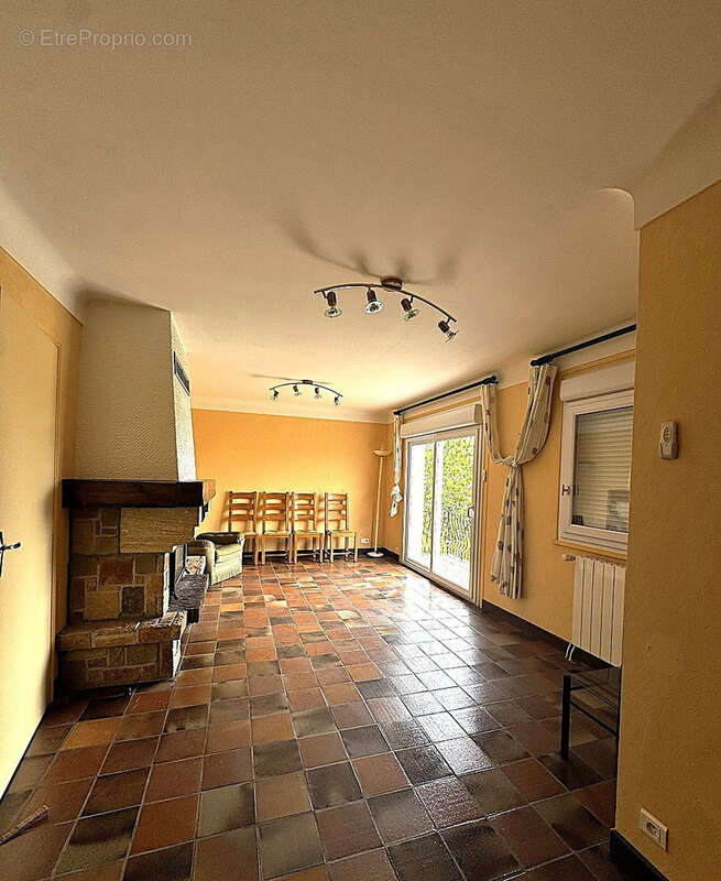 Maison à LUC-LA-PRIMAUBE