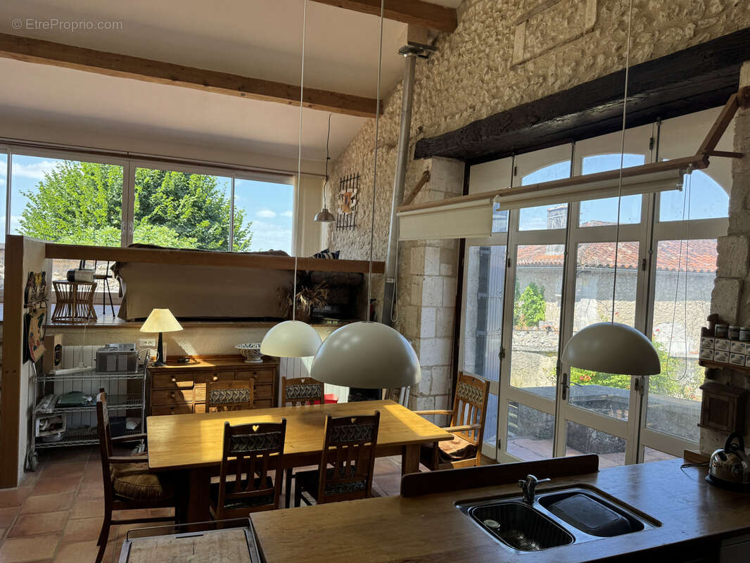 Maison à BOUTEILLES-SAINT-SEBASTIEN