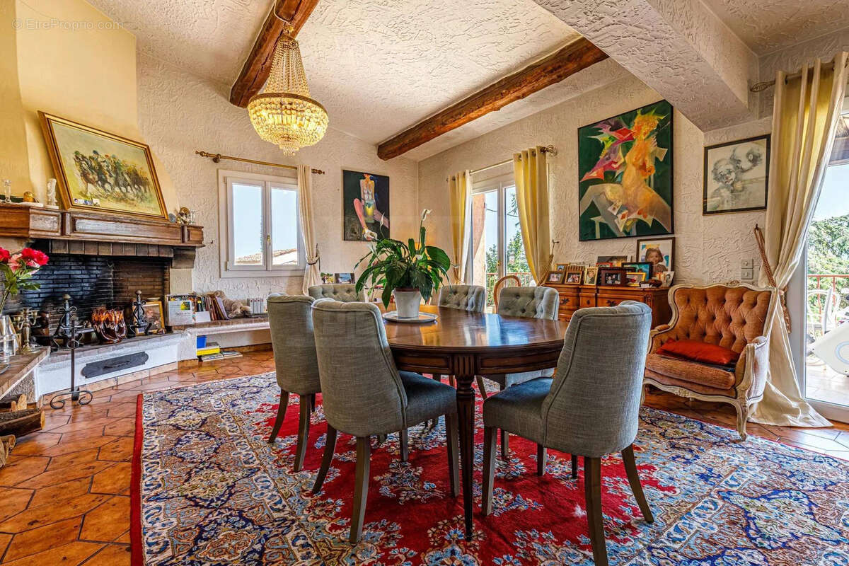 Maison à PEYMEINADE