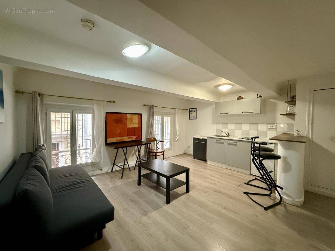 Appartement à MARSEILLE-1E