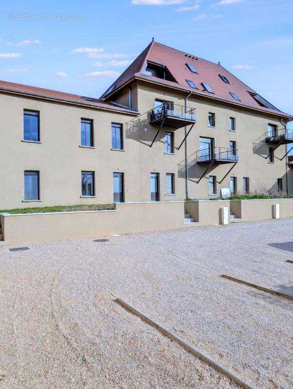 Maison à SEREZIN-DU-RHONE