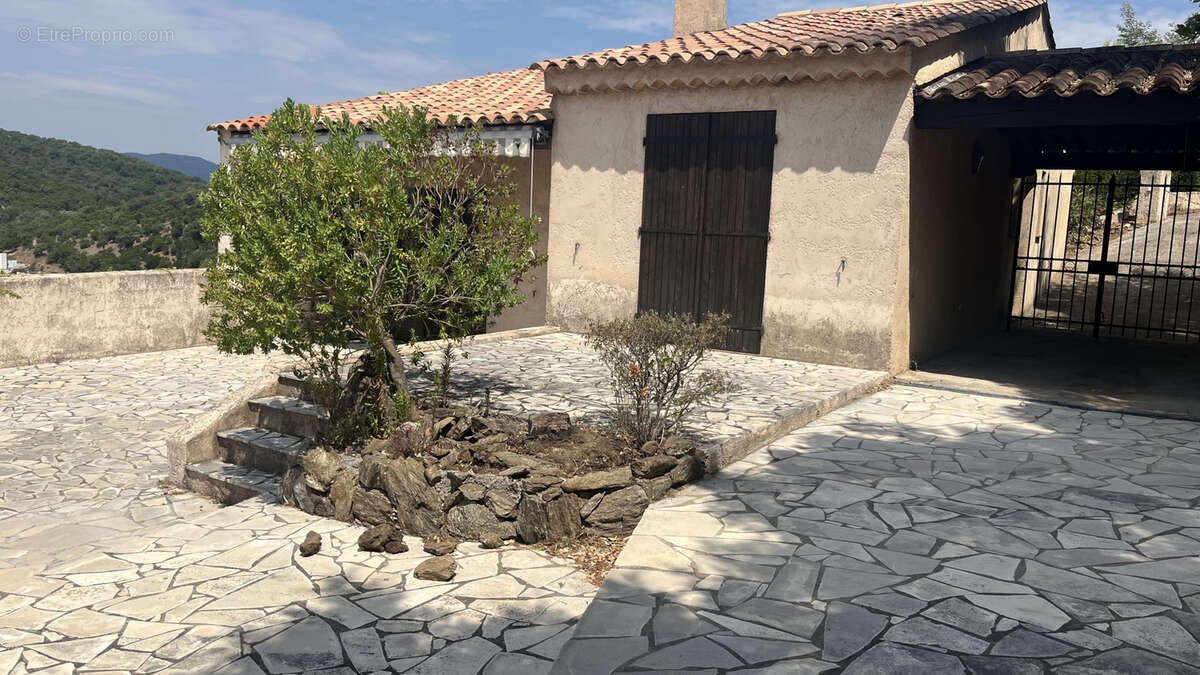 Maison à ROQUEBRUNE-SUR-ARGENS