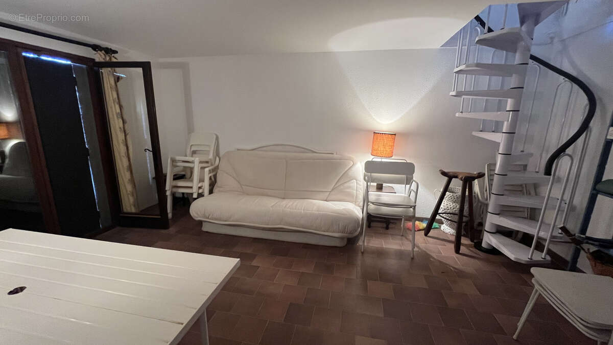 Maison à ROQUEBRUNE-SUR-ARGENS