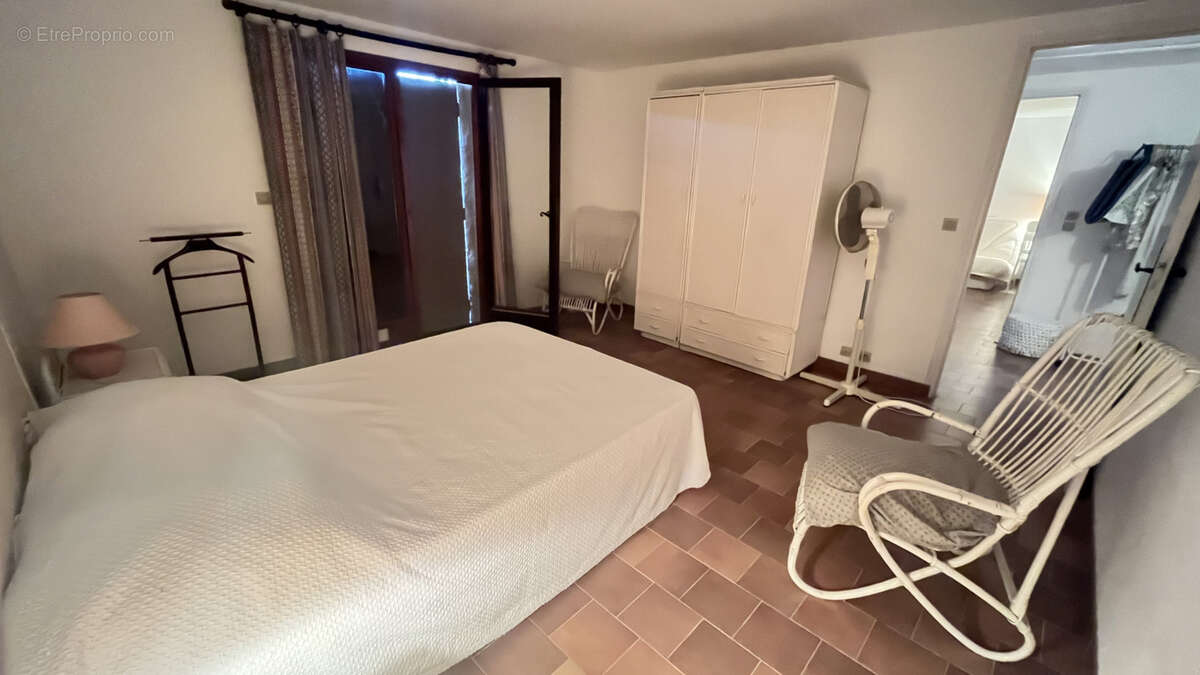 Maison à ROQUEBRUNE-SUR-ARGENS