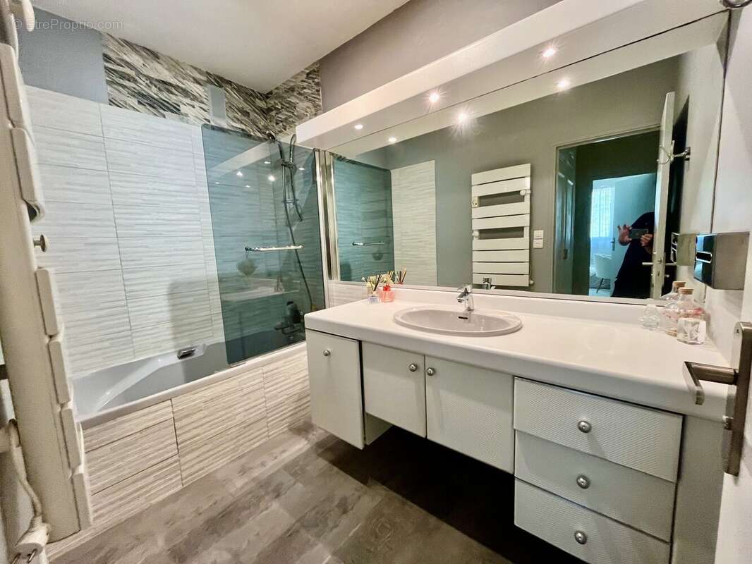 Appartement à FONTENAY-LE-FLEURY