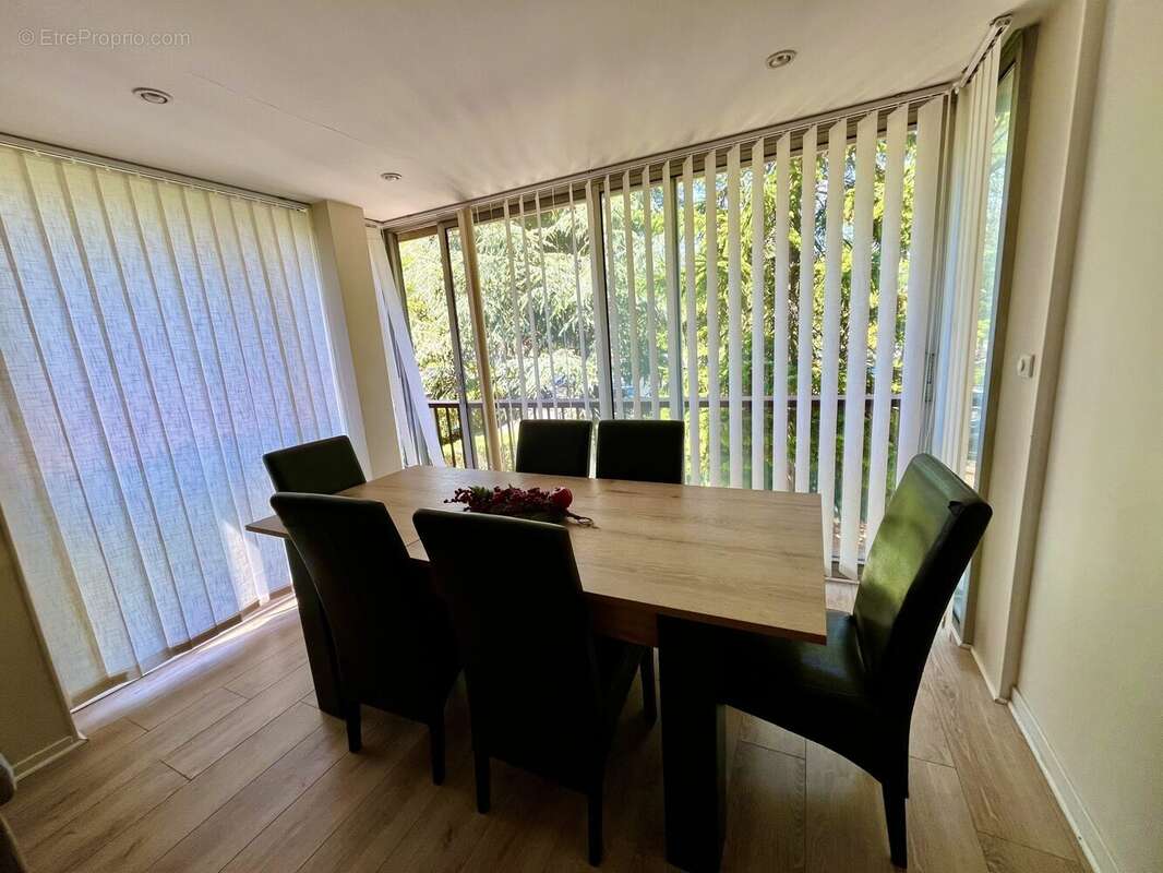 Appartement à FONTENAY-LE-FLEURY