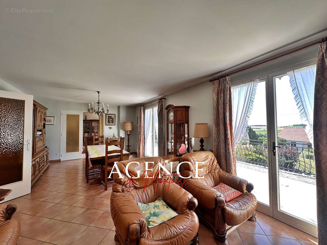 Maison à DONNEMARIE-DONTILLY