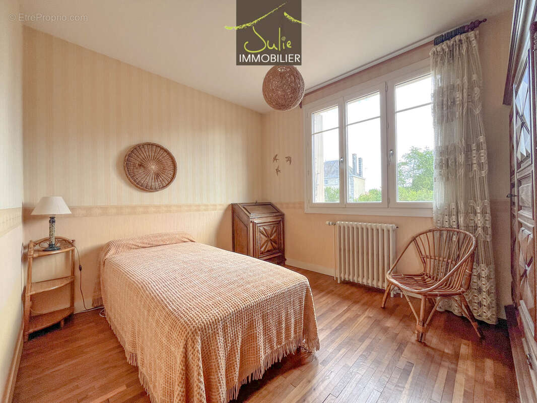 Maison à MONCOUTANT