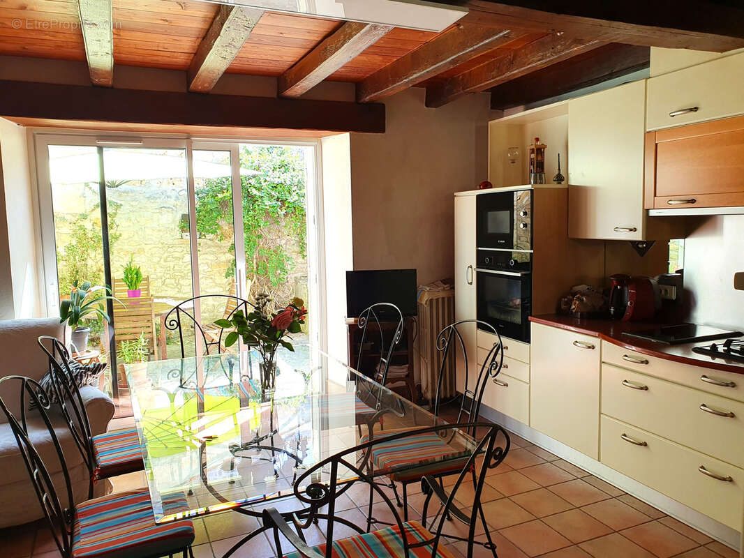 Maison à PORT-D&#039;ENVAUX