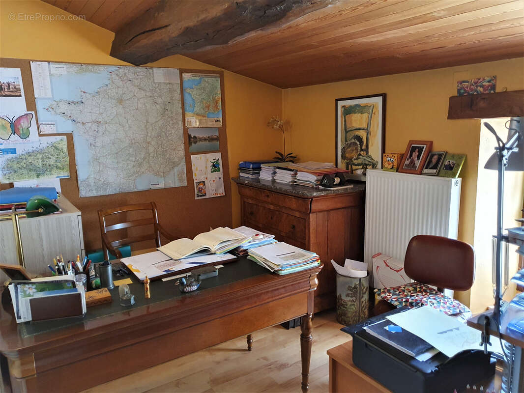 Maison à PORT-D&#039;ENVAUX