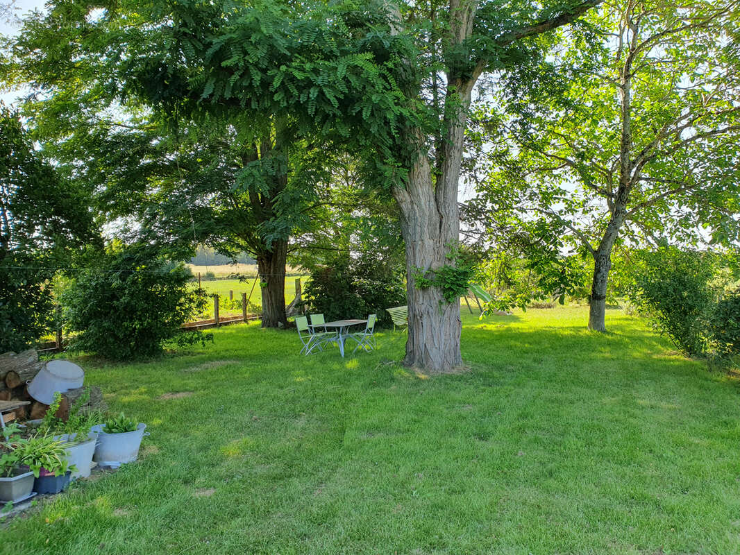 Maison à PORT-D&#039;ENVAUX