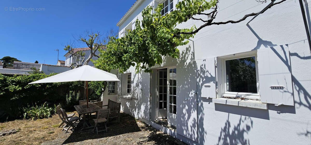 Maison à LES PORTES-EN-RE